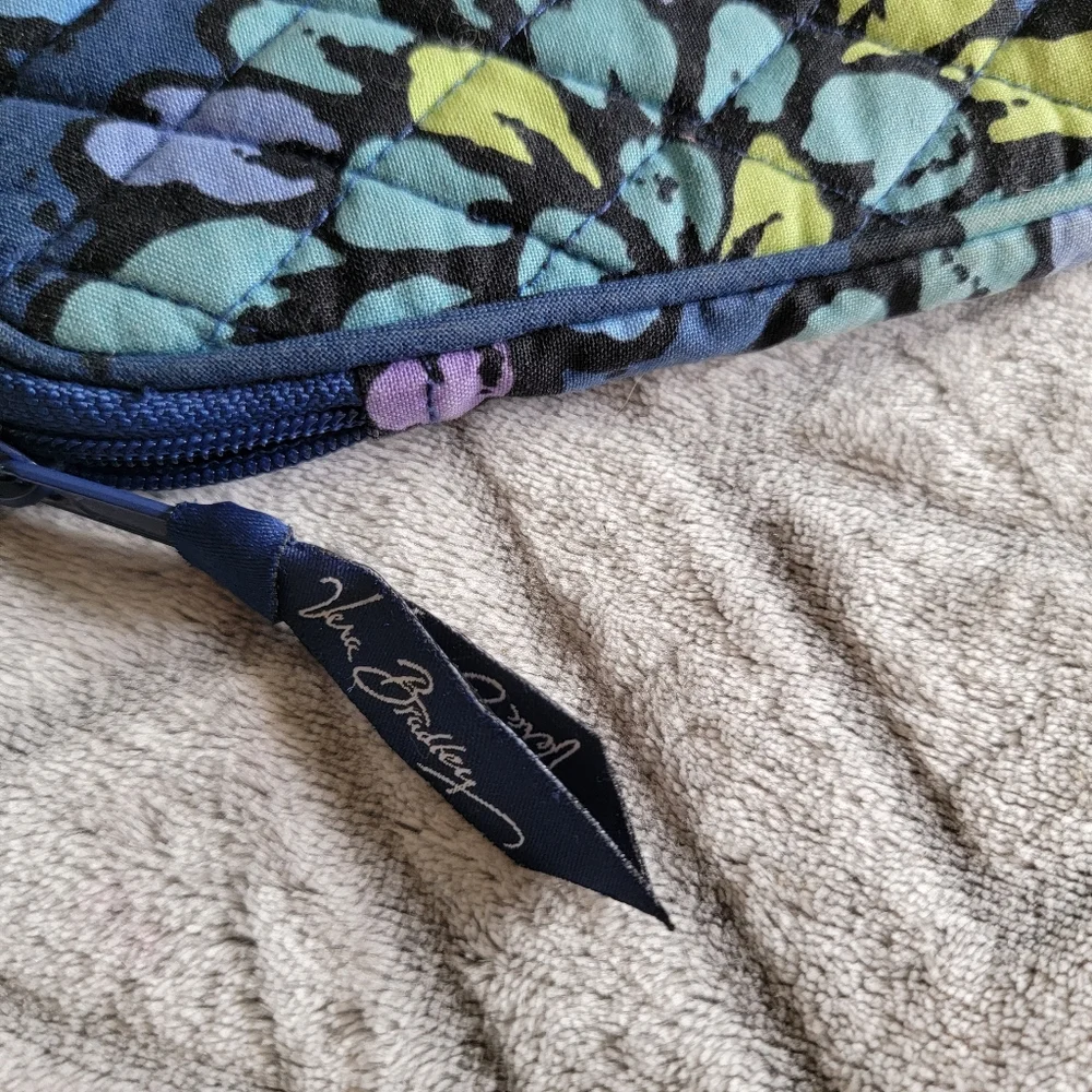 Vera Bradley Indigo Pop E-Reader Tablet Sleeve Blue Purple Green Floral